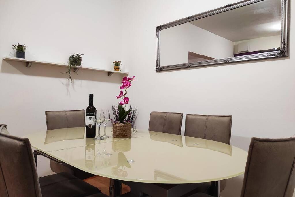 Spacious Apartment Near City Center And The Beach Split Extérieur photo